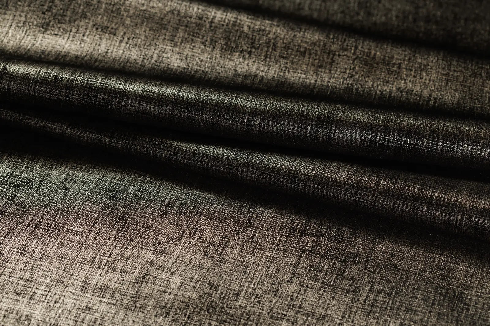 Lines Of Luster Black Platinum