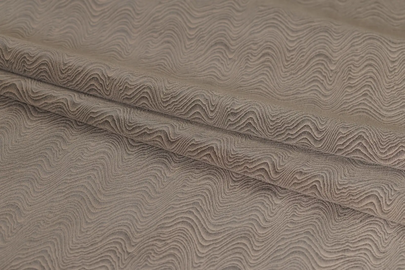 Shimmer Waves Black Pearl Beige